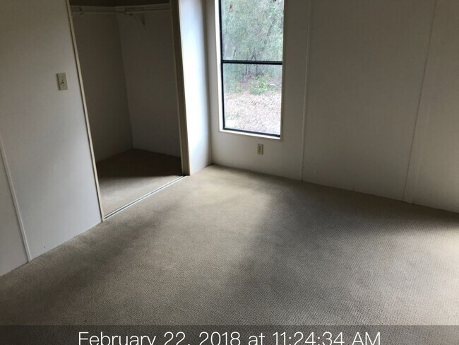 Building Photo - 196 Lake Como Dr