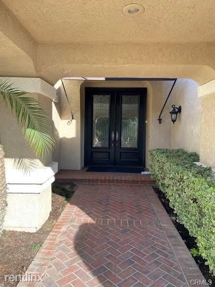 Building Photo - 5 br, 3 bath House - 20353 Holcroft Dr