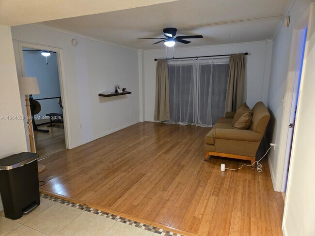 Foto del edificio - 4156 Inverrary Dr