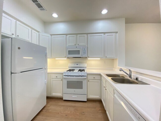 Foto del edificio - Charming 3BR Townhome in Aviara!