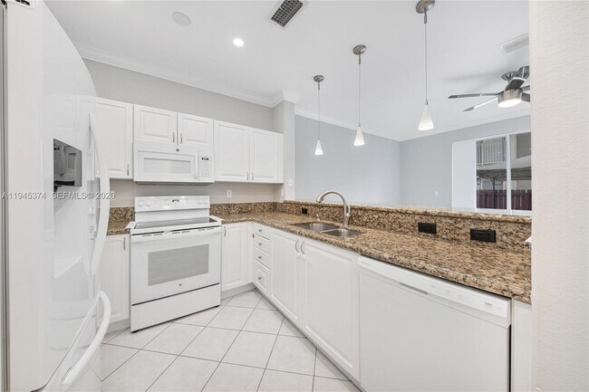 Foto del edificio - 5560 NW 107th Ave