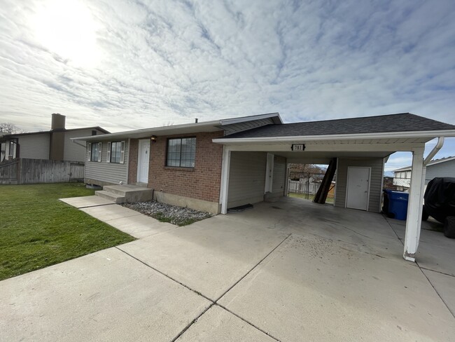 Foto del edificio - 781 N 950 W St