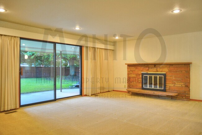 Foto del edificio - E Dean Avenue Duplex