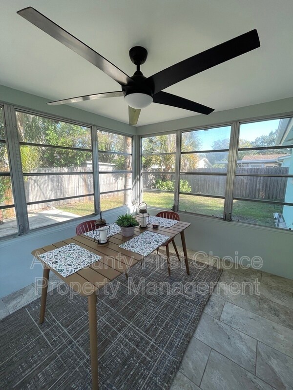 Foto del edificio - 620 Holly Ct