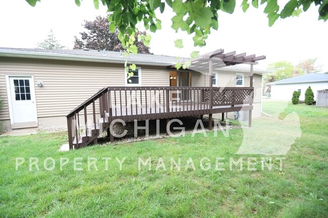 Foto del edificio - 14750 Parkwood Dr
