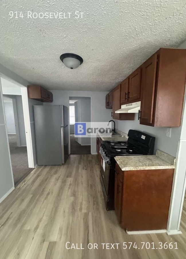 Building Photo - 914 Roosevelt St