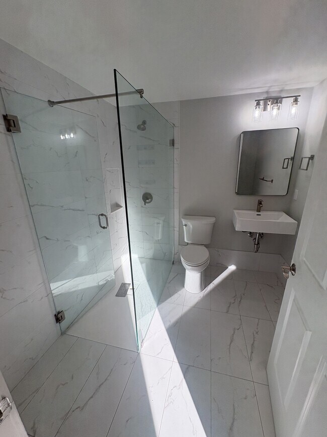 Building Photo - 32 Main St