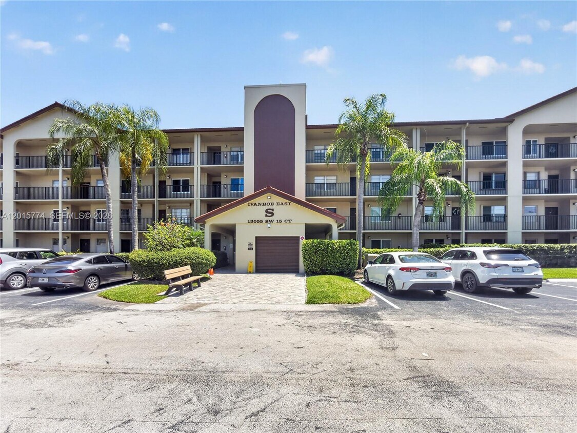 Building Photo - 13055 SW 15th Ct