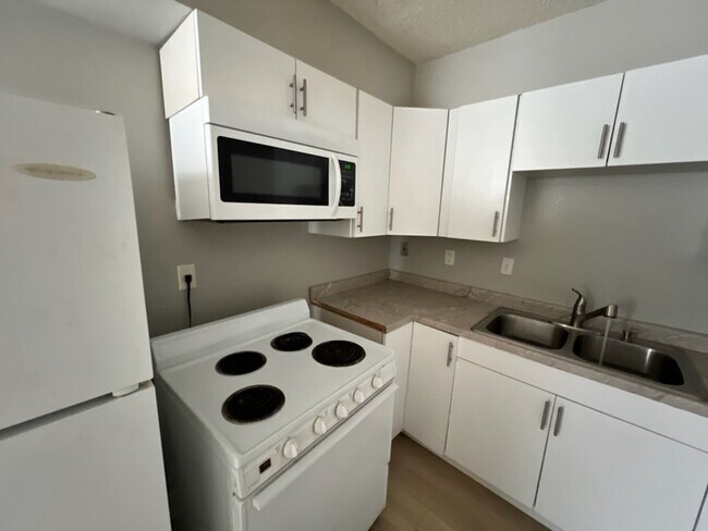 Building Photo - 325 Clymer Road - 1