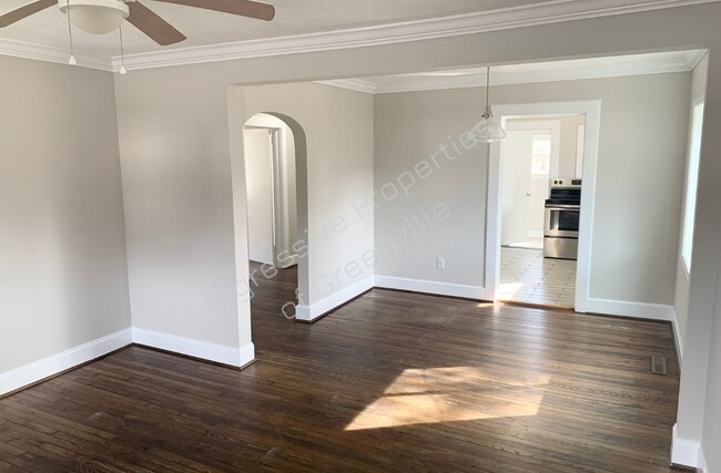 Building Photo - 422 E Blue Ridge Dr