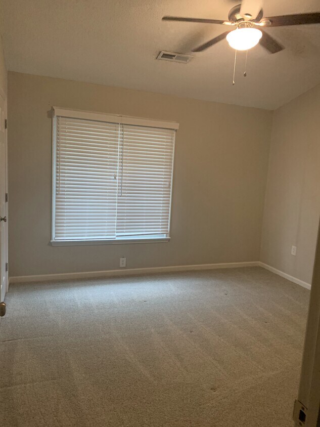 Foto principal - 2 Somersett Dr