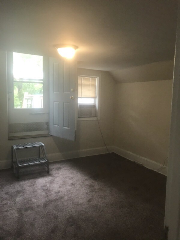 Bedroom & Entrance to deck - 6545 174th St