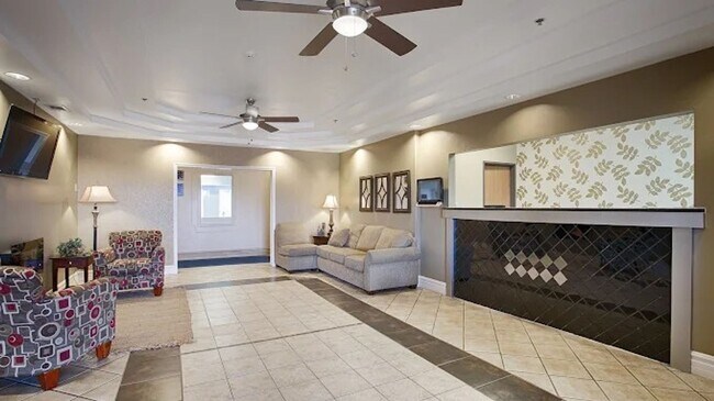 Building Photo - Best Western short and long-term stay opportunity!