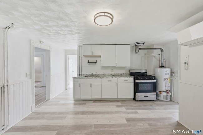 Photo - 115 N Main St Apartment