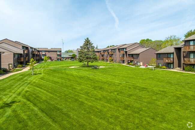 Building Photo - Parkside Manor
