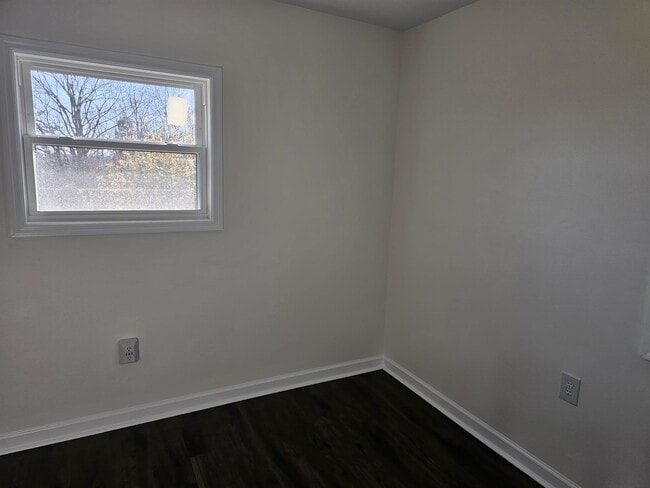 Building Photo - 3303 George Light Rd