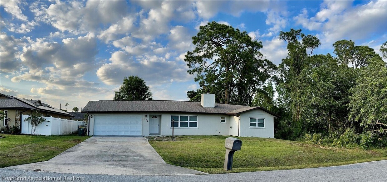 944 Galaxy Ave, Sebring, FL 33875 House Rental in Sebring, FL