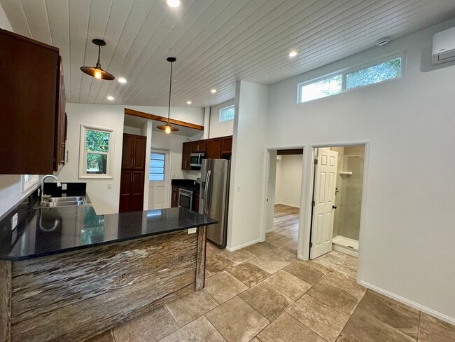 Building Photo - 21620 Circle Trl