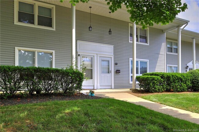 Building Photo - 33 Carriage Path N