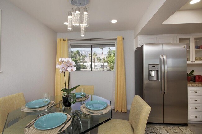 Foto del edificio - 5301 E Waverly Dr