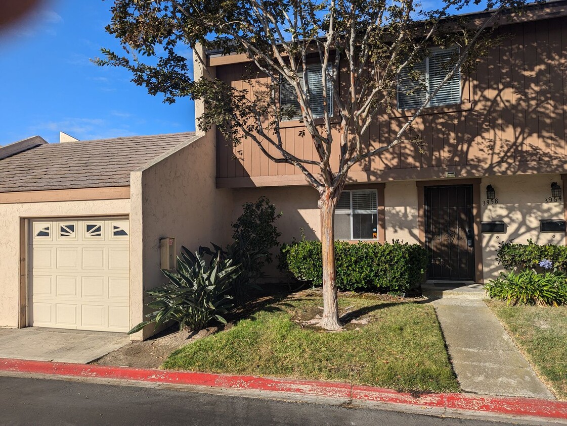 Foto principal - 4 bed townhouse near Mesa College and USD