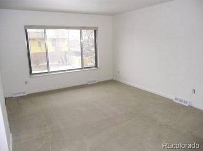 Foto del edificio - 7004 E Warren Dr