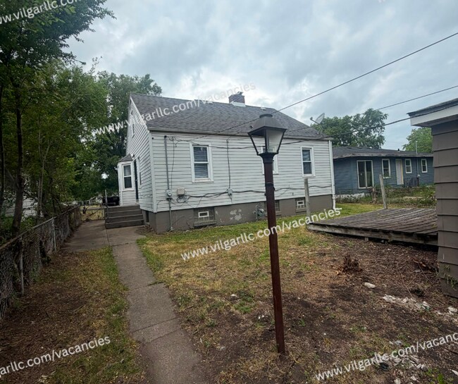 Foto del edificio - For Rent - 3 Bedroom, 1 Bathroom Home