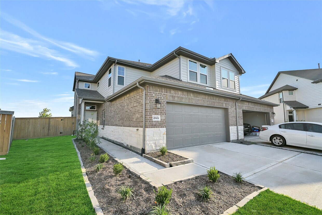 Foto principal - 21047 Bay Vlg Dr