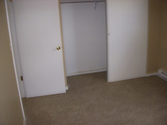 Building Photo - 2104 Emerson Ave