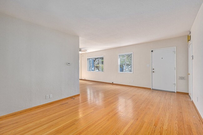 Building Photo - 3125 Fernside Blvd