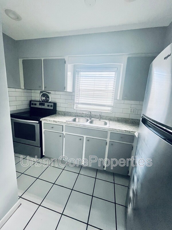 Foto del edificio - 321 24th Ave N