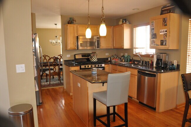 Building Photo - 10198 Bennington Dr