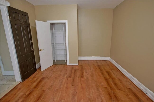 Foto del edificio - Great spot! 3br/1ba on Park Ave