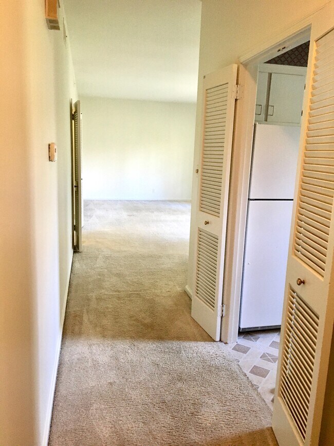Entrance - 3110 Woodley Ter