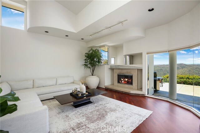 Building Photo - 1569 Skyline Dr
