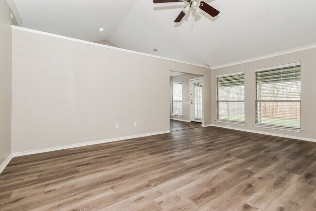 Foto del edificio - 117 Brockway Dr