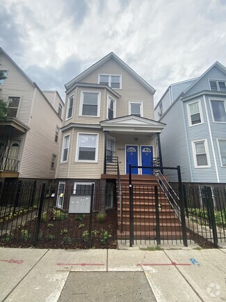Building Photo - 3840 W Diversey Ave