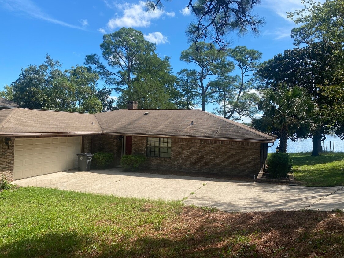 1284 N Bayshore Dr, Valparaiso, FL 32580 House Rental in Valparaiso