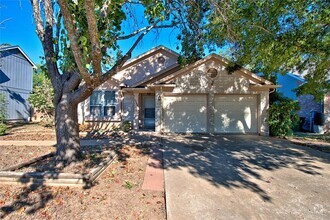 Building Photo - 1105 Forest Oaks Path