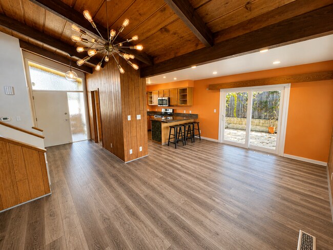 Foto del edificio - Stunning 3-Level Home with Canyon Views, Private Spa & Multiple Outdoor Living Spaces!