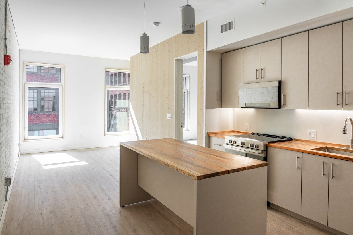 Primary Photo - Acme Timber Lofts