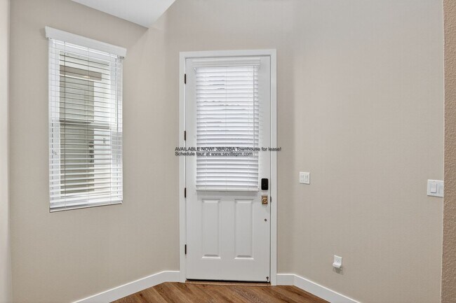 Building Photo - BEAUTIFUL Mulberry 3BR/2BA Townhome Availa...