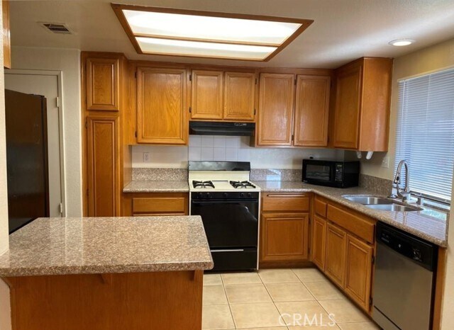 Foto del edificio - 14656 Blackbush Rd