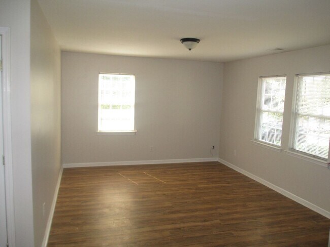 Foto del edificio - Ranch home minutes from uptown Charlotte