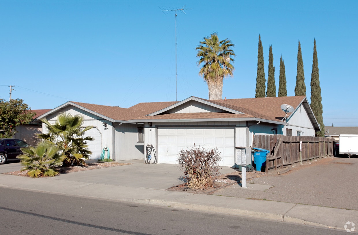 17091711 Darby Ln, Ceres, CA 95307 Apartments in Ceres, CA