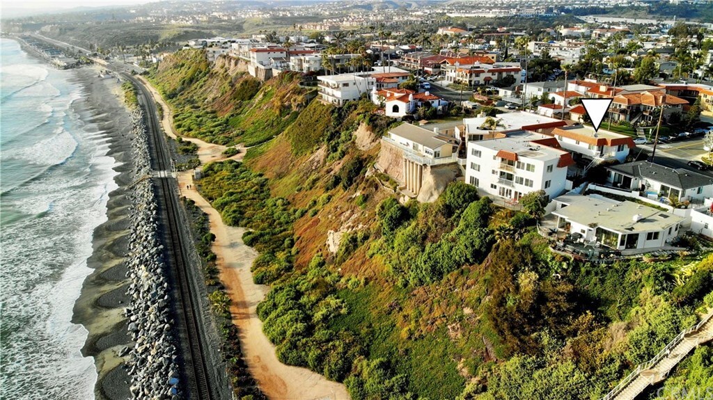 Building Photo - 1107 Buena Vista