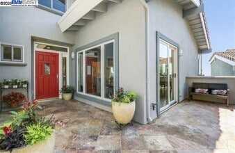 Building Photo - 1838 Grand View Dr