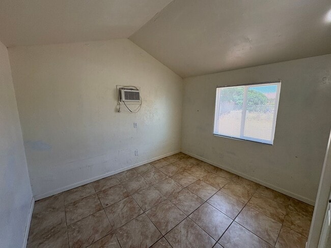 Foto del edificio - Dinuba country Home Rent Ready !