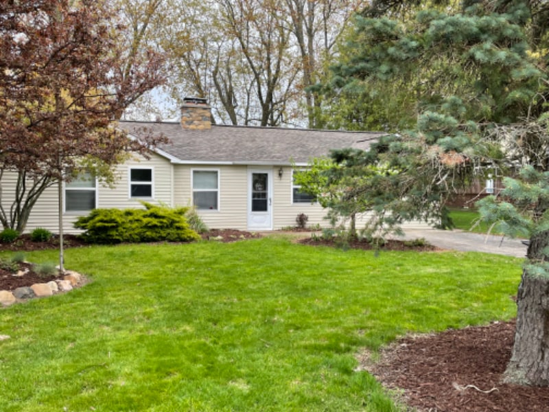 1230 Shoreline Dr, Houghton Lake, MI 48629 House Rental in Houghton