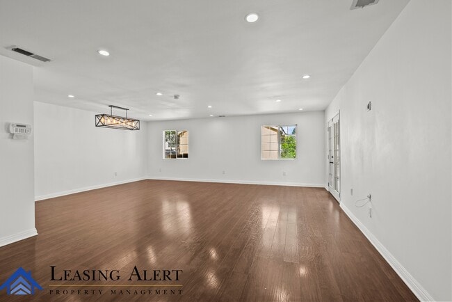 Foto del edificio - 7800 Lindley Ave